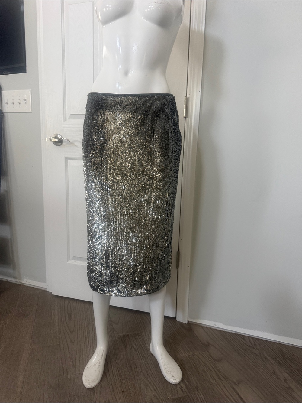 Express Sequin skirt sz 6
